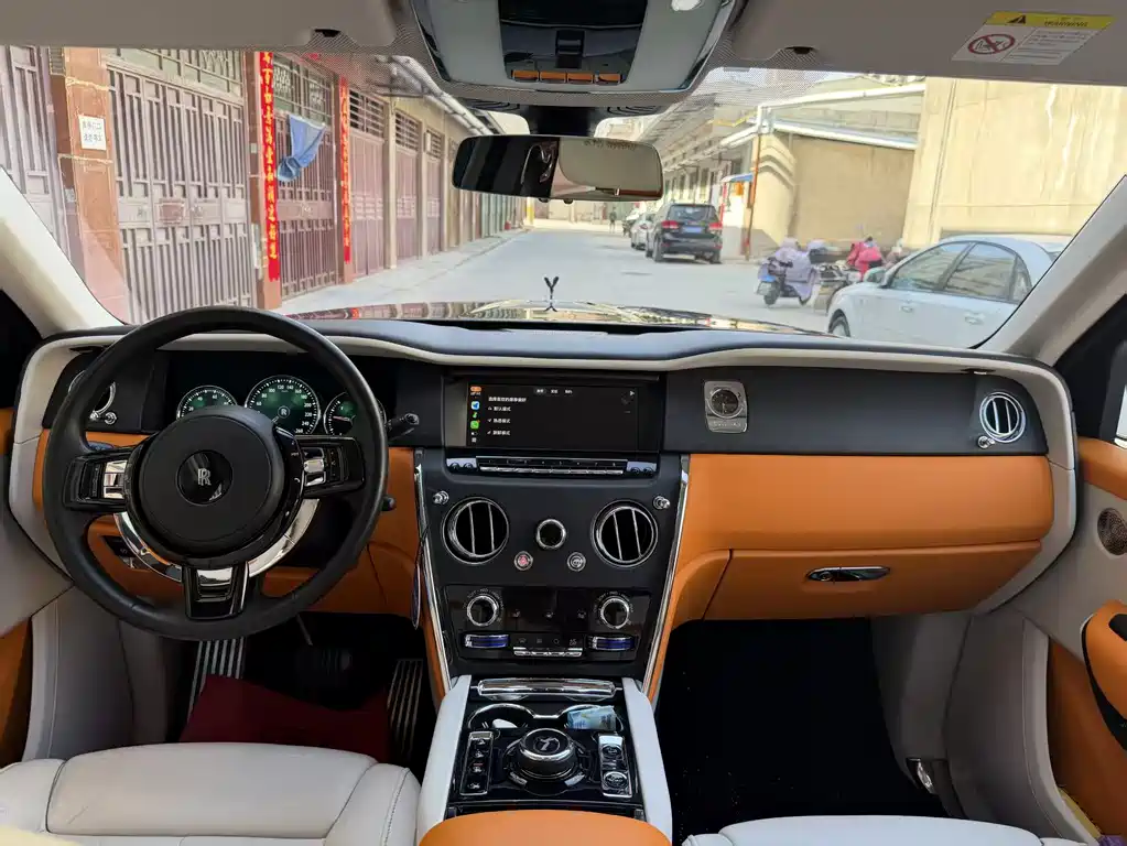 ROLLS-ROYCE CULLINAN