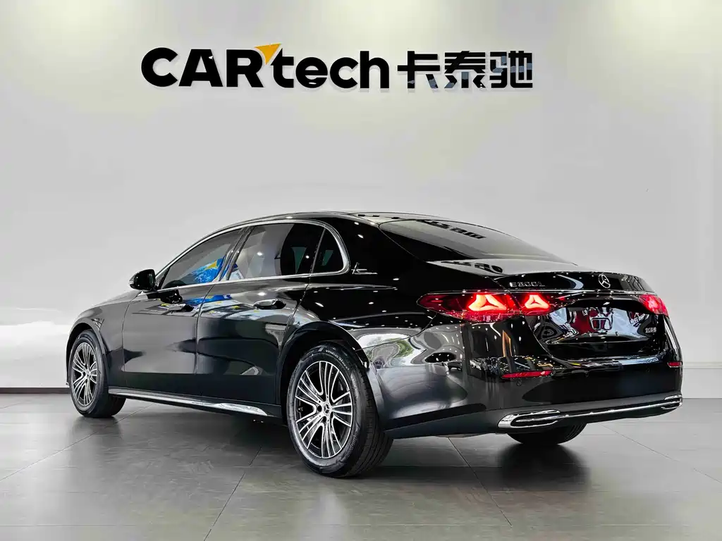 Mercedes-Benz E-Class — миниатюра 5