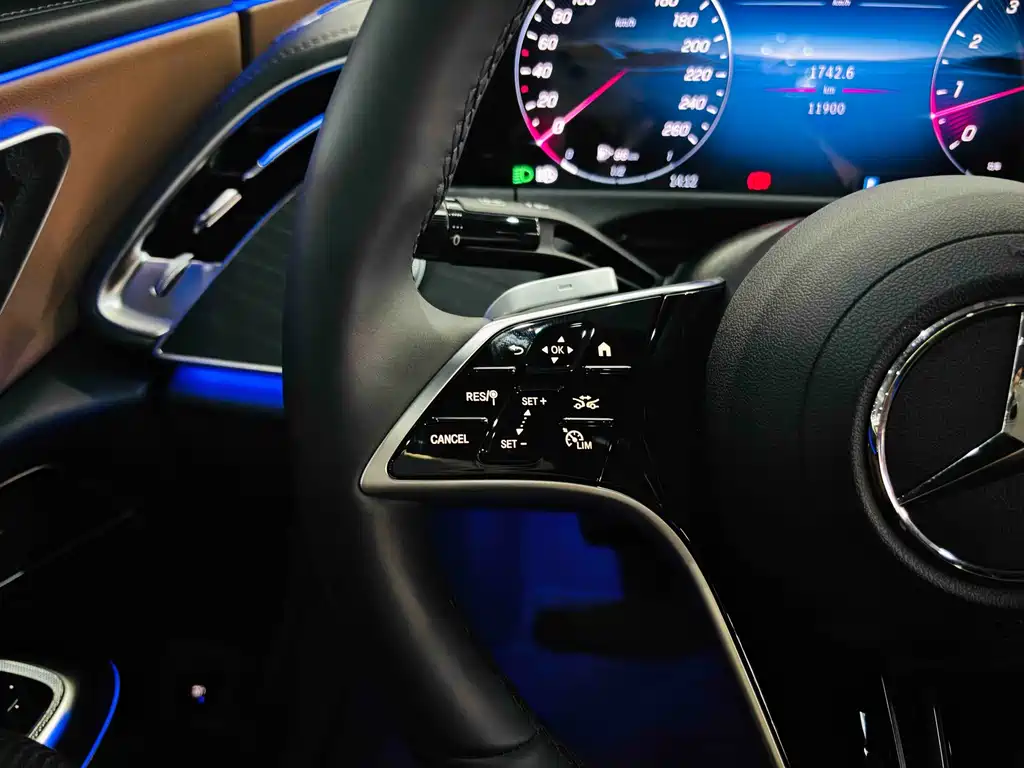 Mercedes-Benz E-Class — миниатюра 18