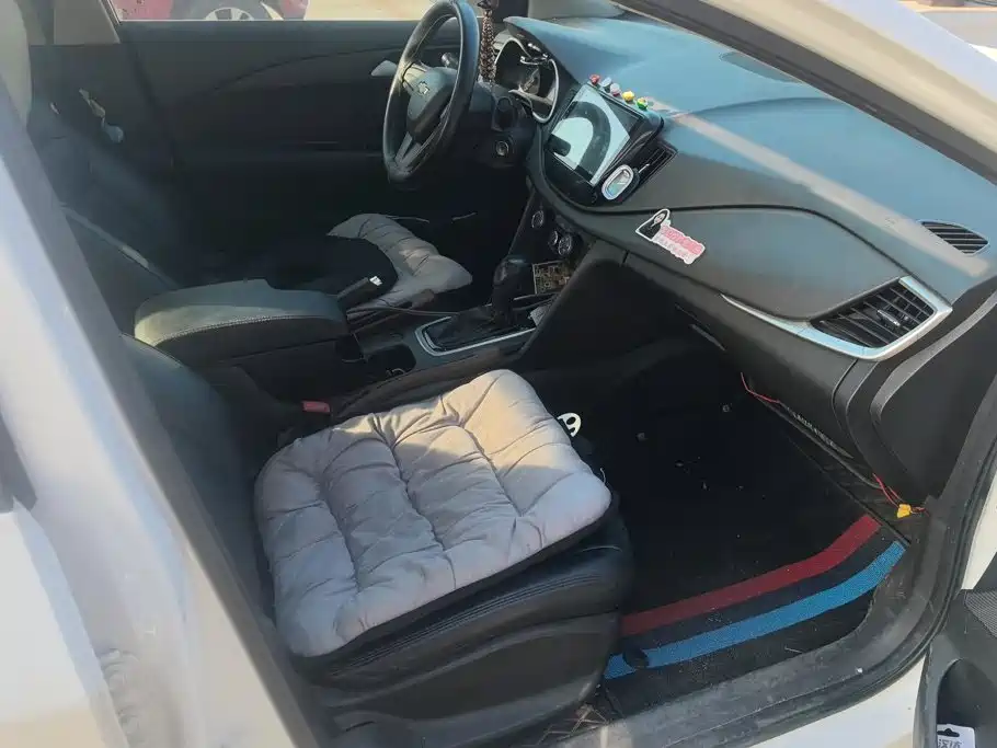 Chevrolet Cavalier — миниатюра 8