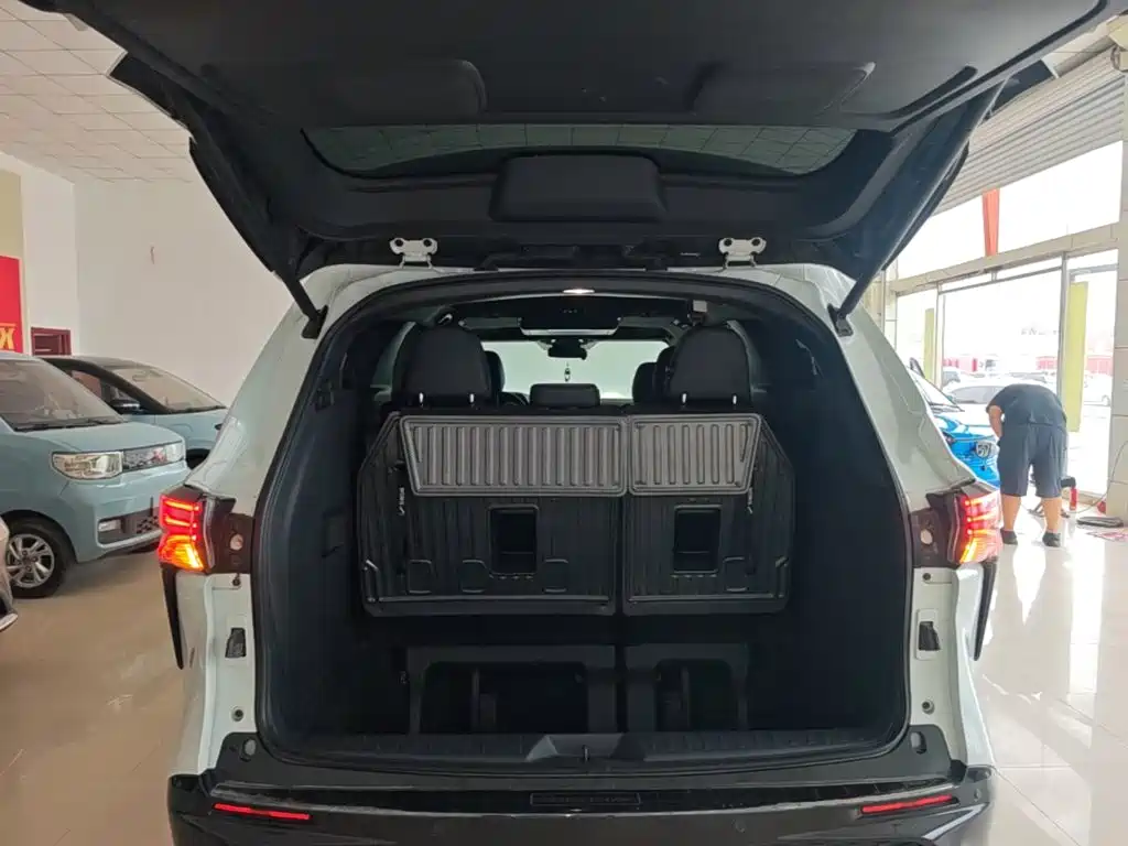 Toyota Granvia — миниатюра 19