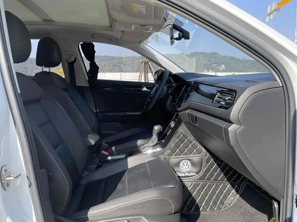 Volkswagen T-Roc 2022 280TSI DSG PLUS
