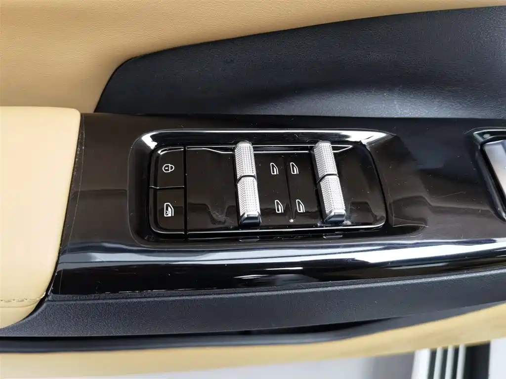 GEELY GALAXY GALAXY L7