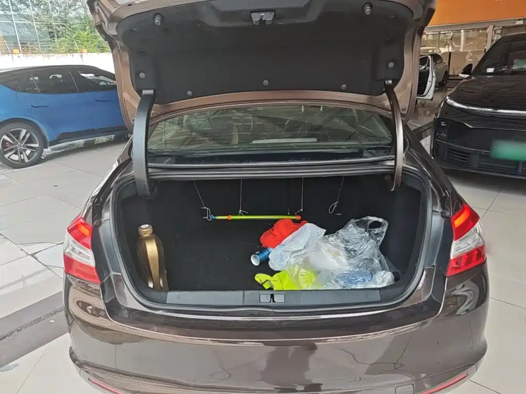 Peugeot 408 — миниатюра 19