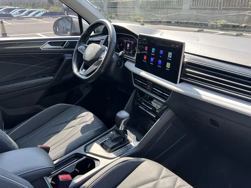 Volkswagen Tiguan L — миниатюра 21