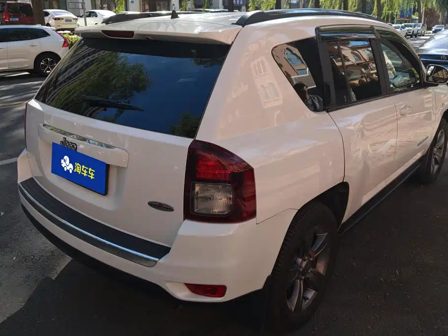 Jeep Compass (Import) — миниатюра 3