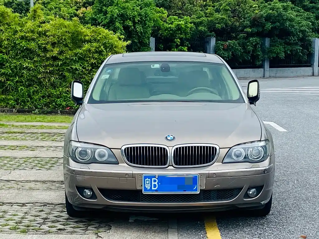 BMW 7 Series — миниатюра 2