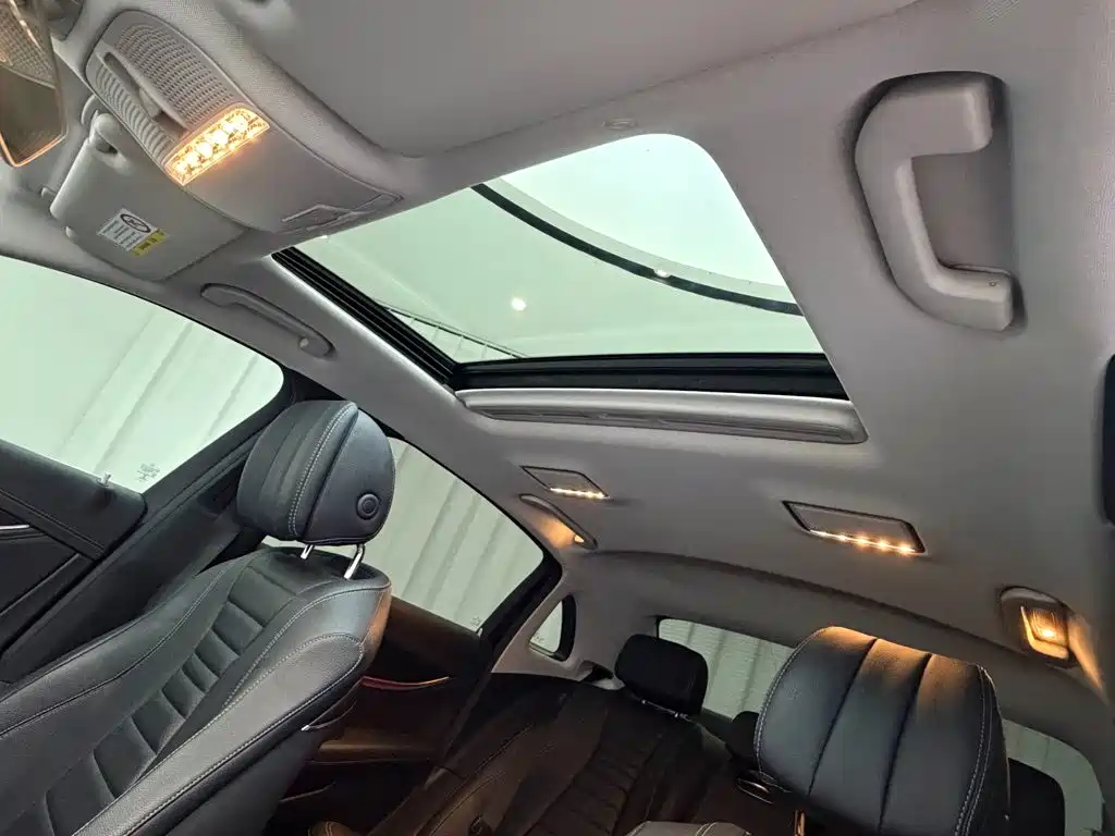 Mercedes-Benz E-Class — миниатюра 15