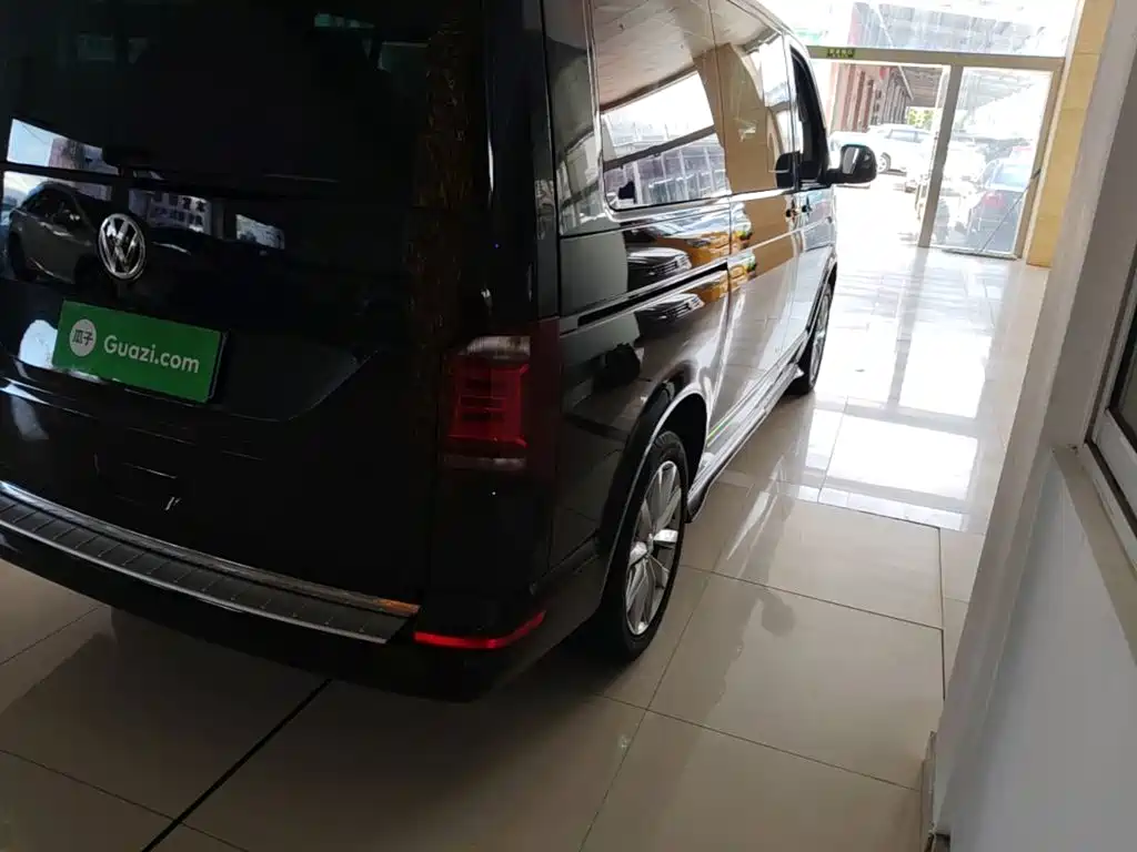 Volkswagen Multivan — миниатюра 8