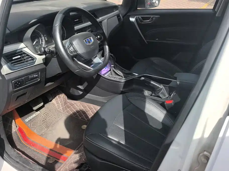Geely Vision X3 — миниатюра 9