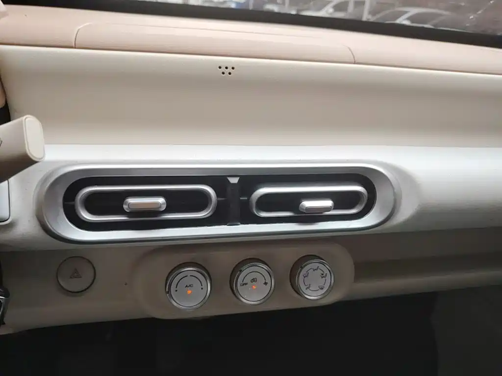 Wuling MINIEV — миниатюра 13