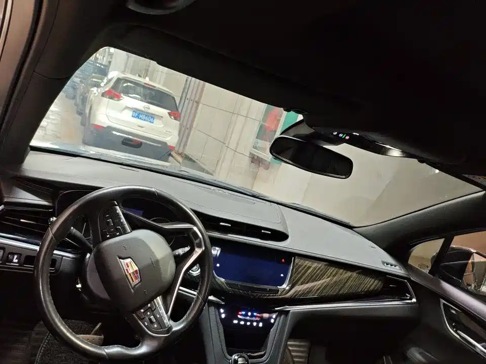 Cadillac XT6 2021 28T мест Luxury