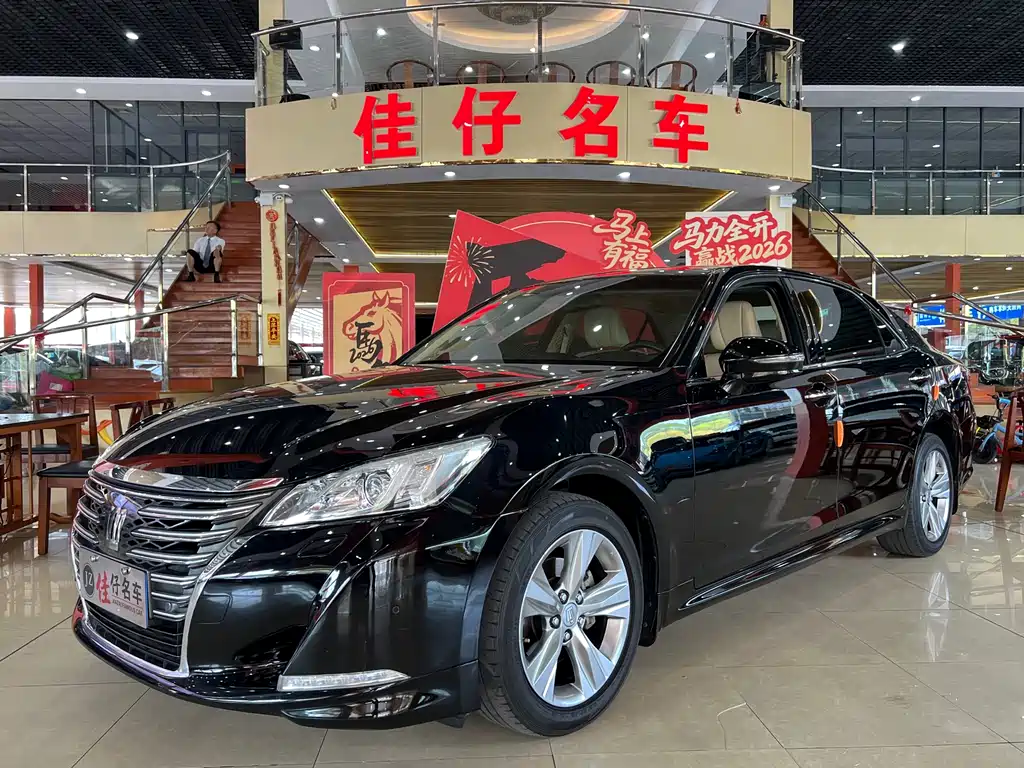 Купить Toyota Crown