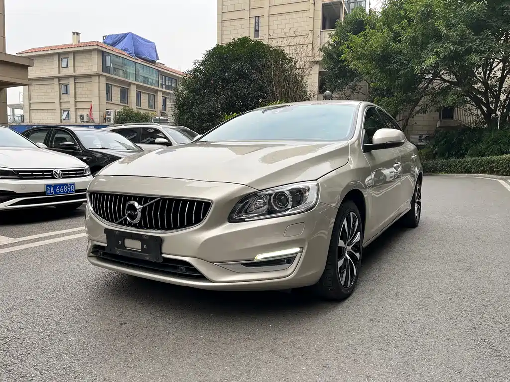 VOLVO S60