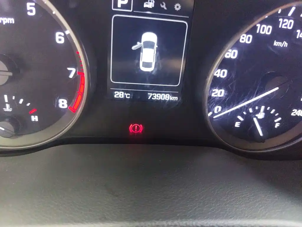Hyundai Elantra — миниатюра 5