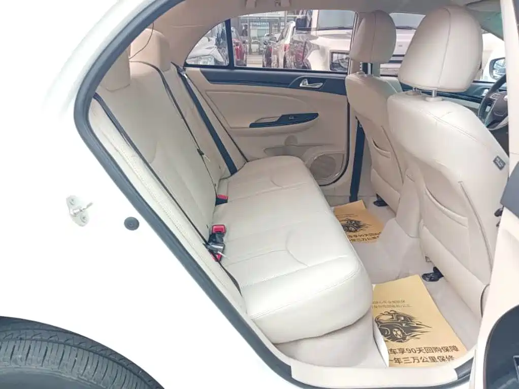 BYD e5 — миниатюра 10