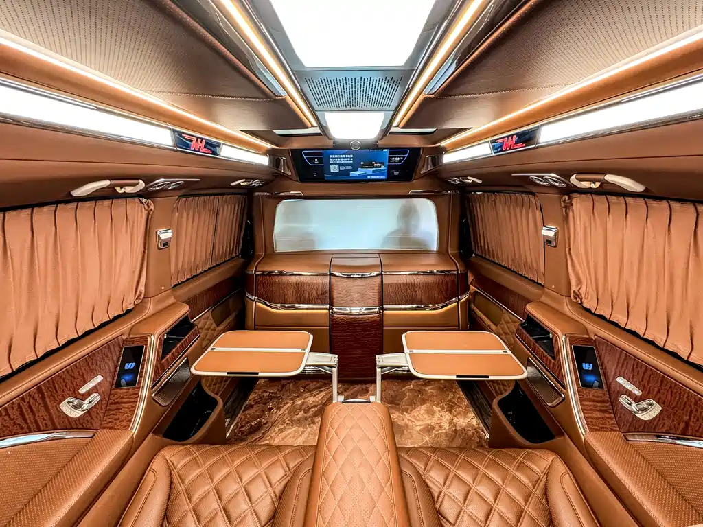 Mercedes-Benz V-Class 2021 — фото 23