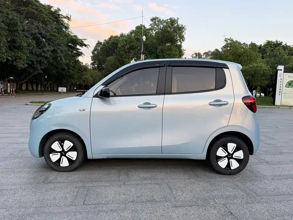 Wuling MINIEV — миниатюра 12