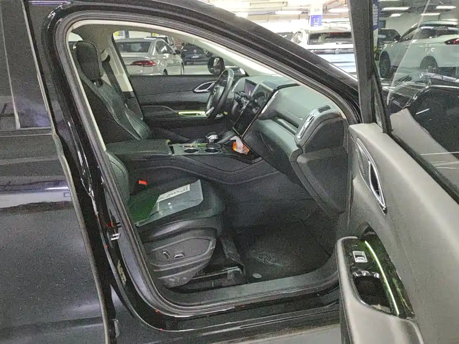 Hongqi Hongqi HS3 PHEV — миниатюра 8