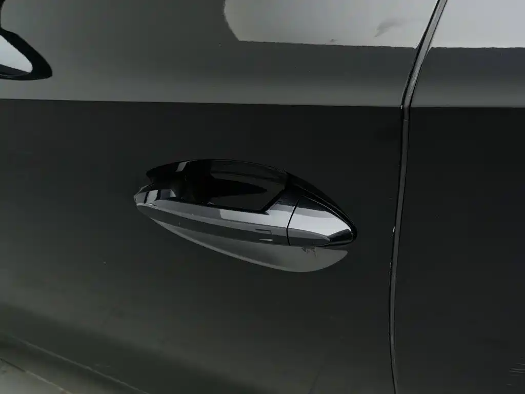 Hongqi Hongqi E-QM5 — миниатюра 18