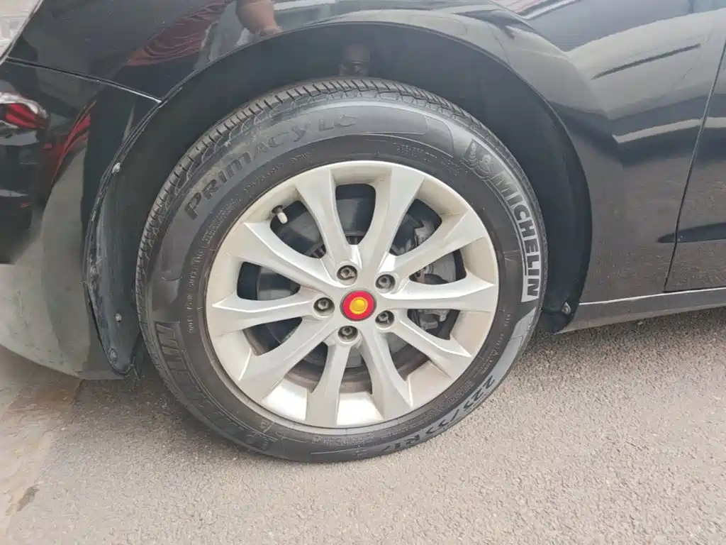 Hongqi Hongqi H7 — миниатюра 23
