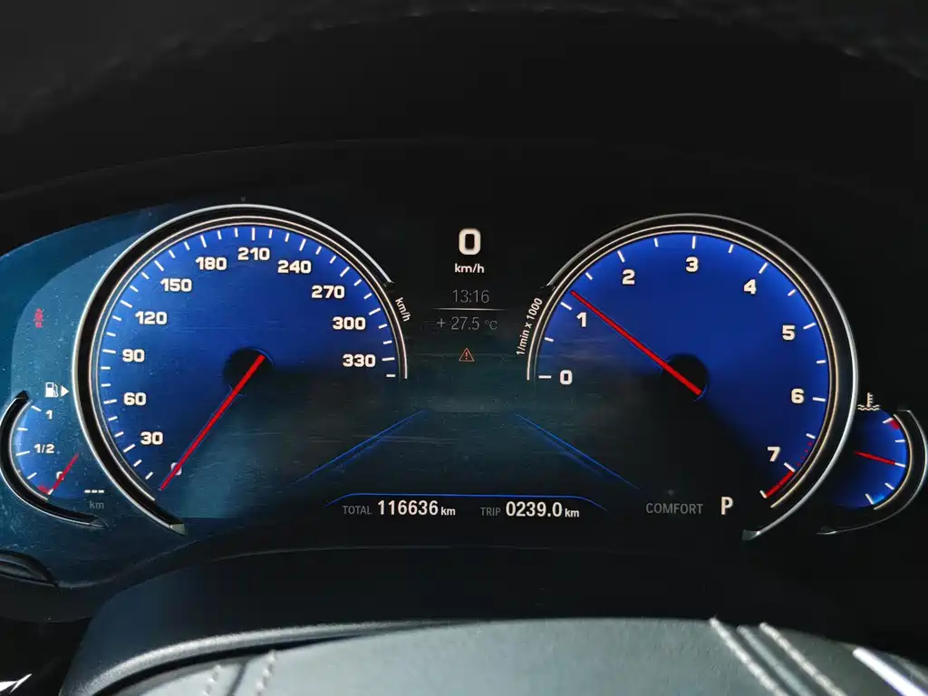 BMW 5 Series — миниатюра 4