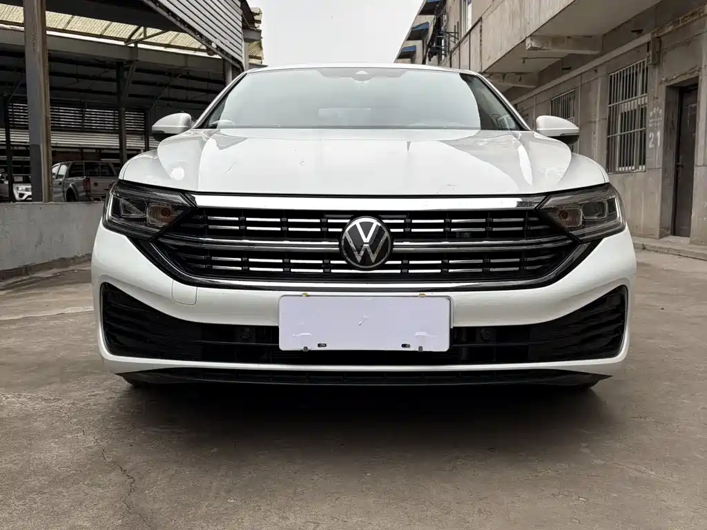 Volkswagen Sagitar 2024 300TSI DSG