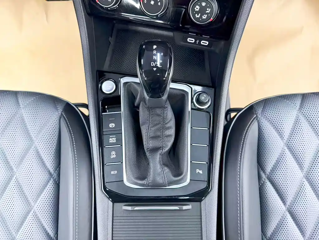 Volkswagen Sagitar — миниатюра 18
