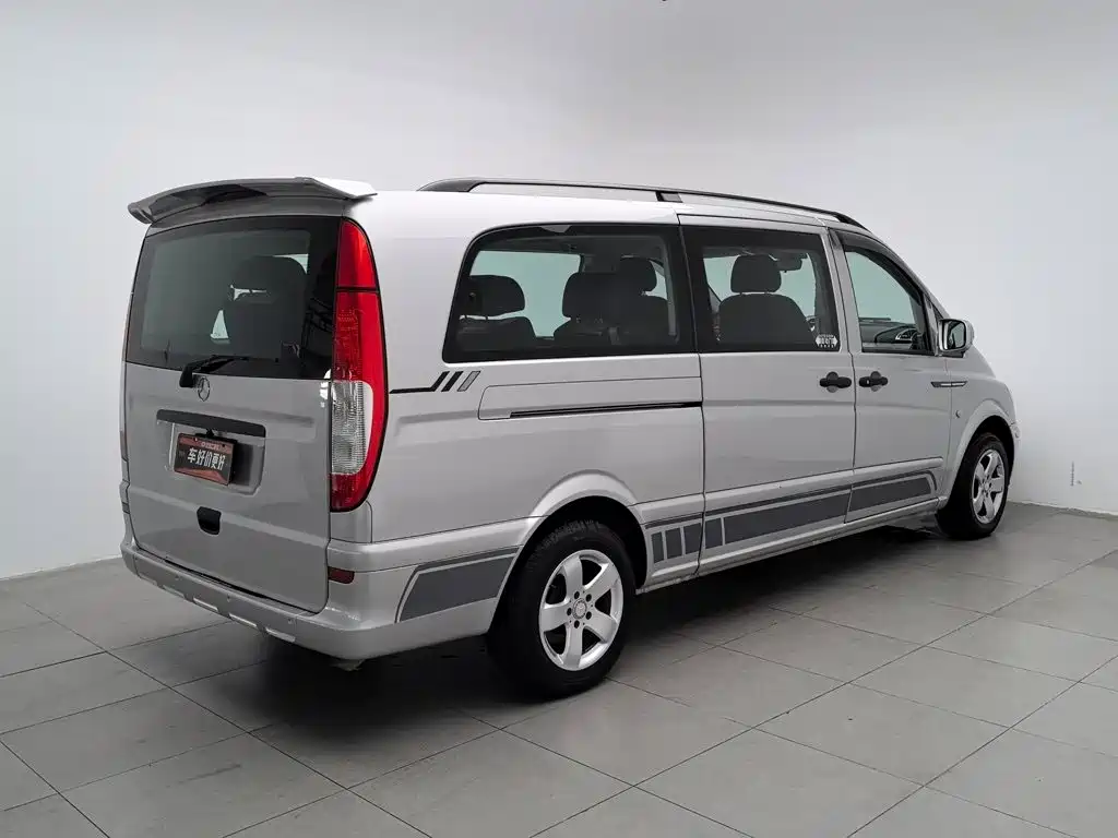 Mercedes-Benz Vito — миниатюра 2