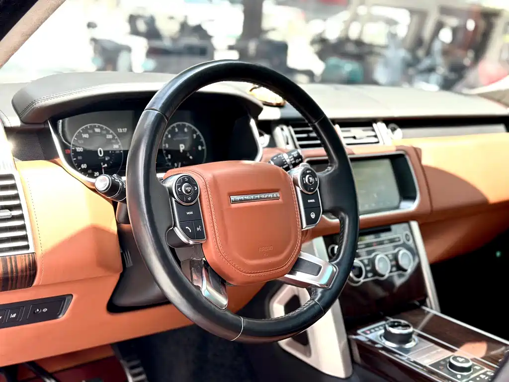 Land Rover Range Rover — миниатюра 10