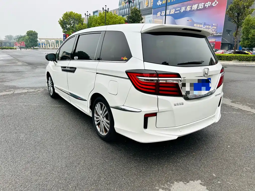 Honda Elysion — миниатюра 3