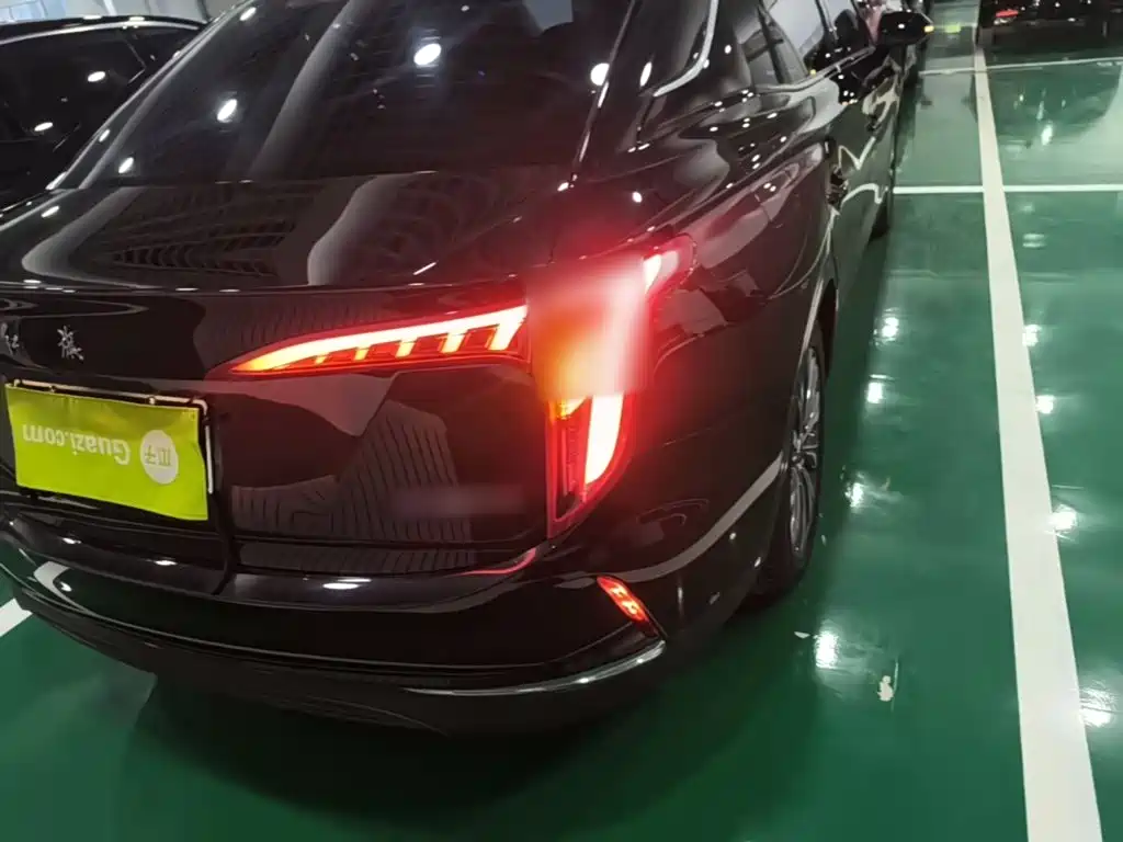 Hongqi Hongqi E-QM5 — миниатюра 8