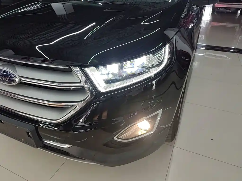 Ford Edge — миниатюра 24