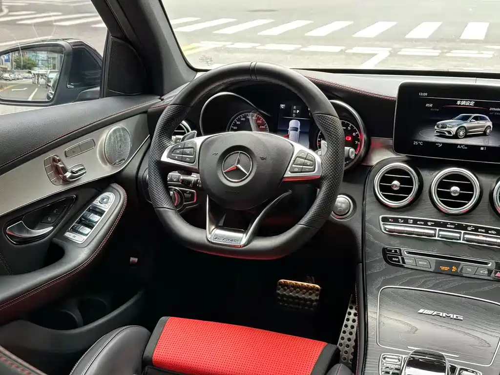 MERCEDES-BENZ GLC AMG