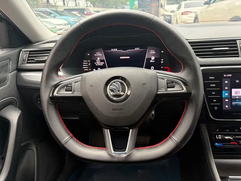 Skoda Superb — миниатюра 13