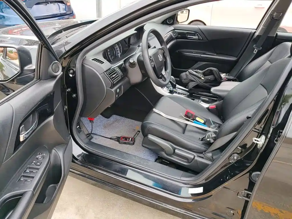 Honda Accord — миниатюра 16
