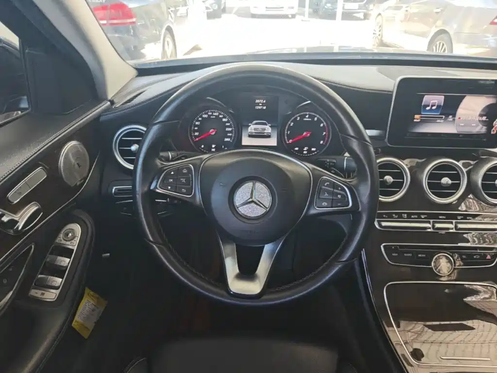 Mercedes-Benz C-Class — миниатюра 11