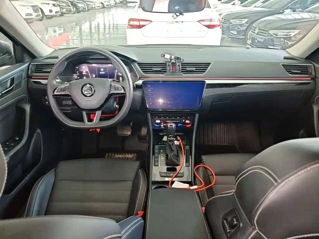 Skoda Superb — миниатюра 10