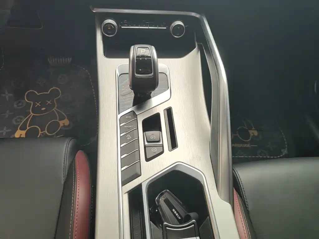 Geely Binyue - фото 14