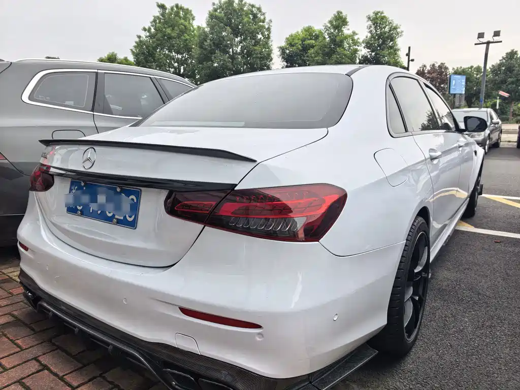 Mercedes-Benz E-Class — миниатюра 17