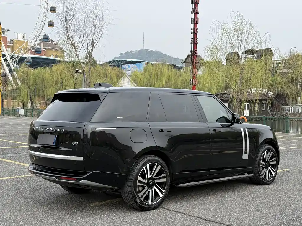 Land Rover Range Rover 2024 3.0 L6 400PS Long Wheelbase