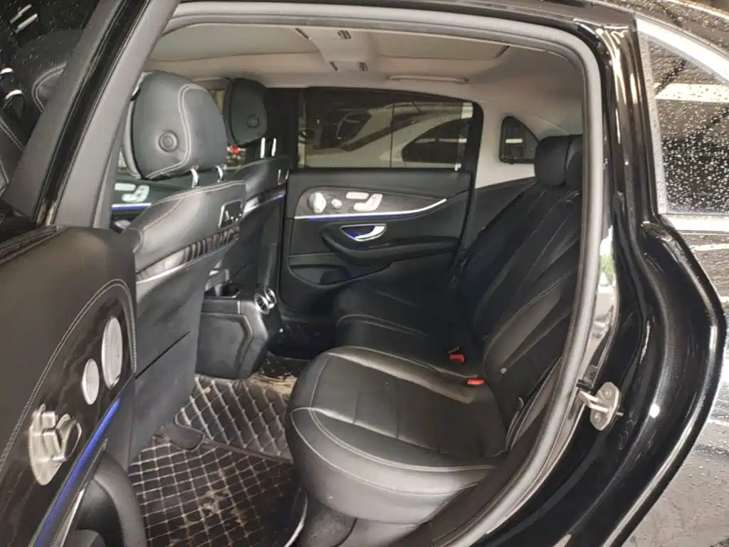 Mercedes-Benz E-Class — миниатюра 17