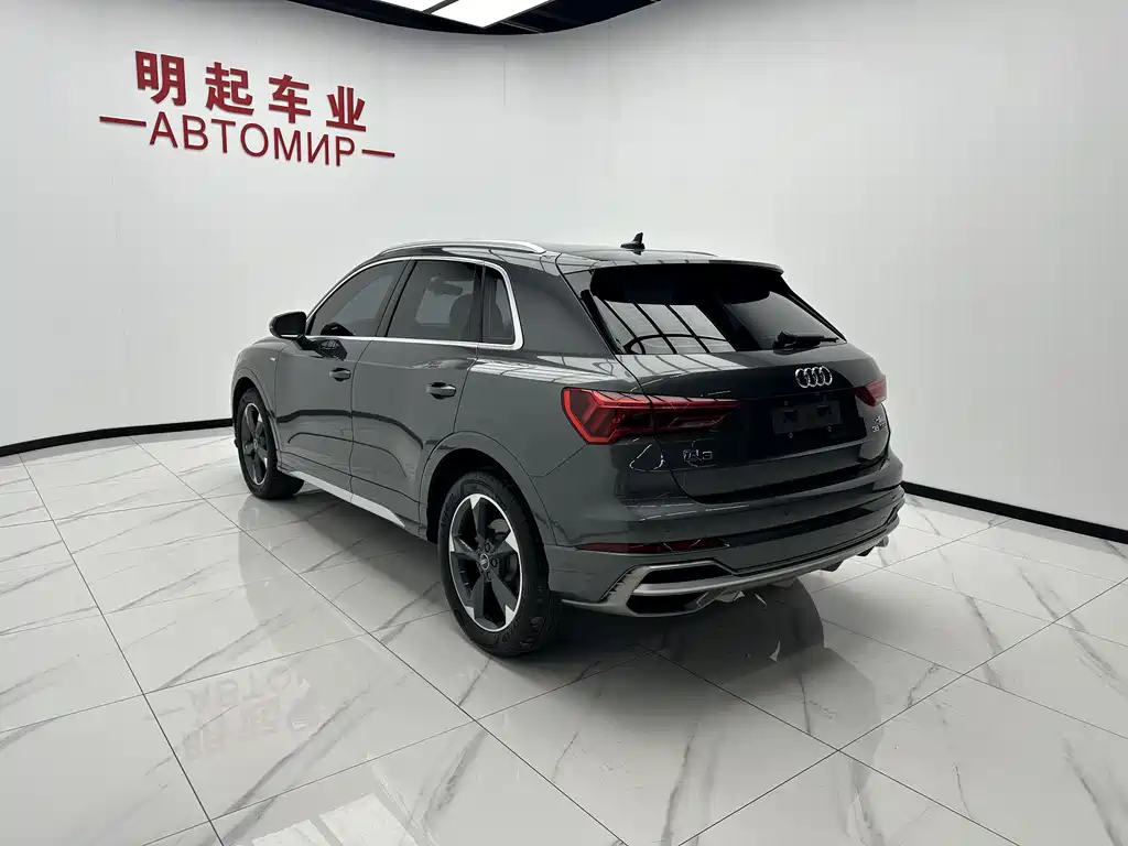 Audi Q3 2023 35 TFSI Fashion (1.4T)