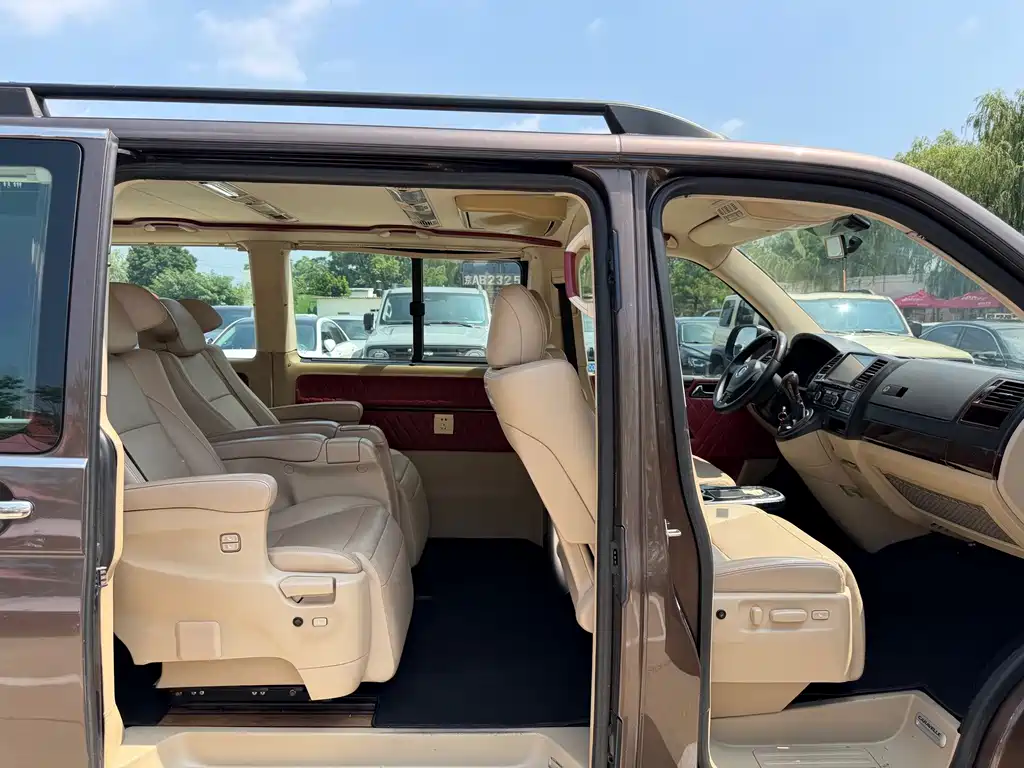 Volkswagen Caravelle — миниатюра 9