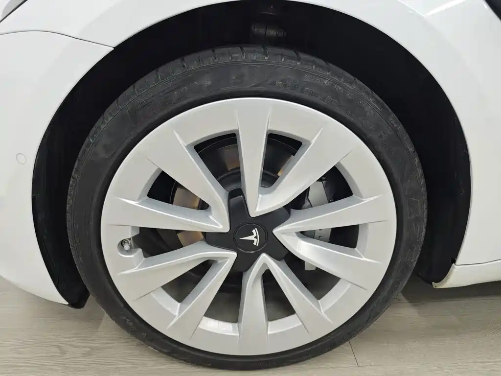 Tesla Model 3 — миниатюра 54