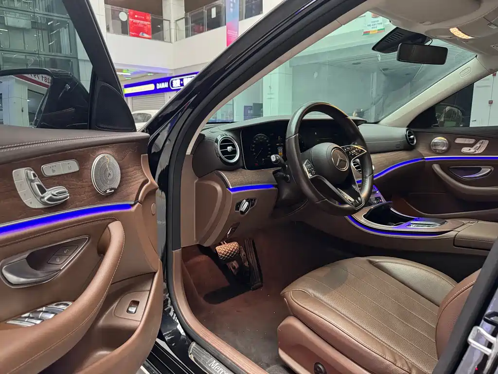 MERCEDES-BENZ E CLASS