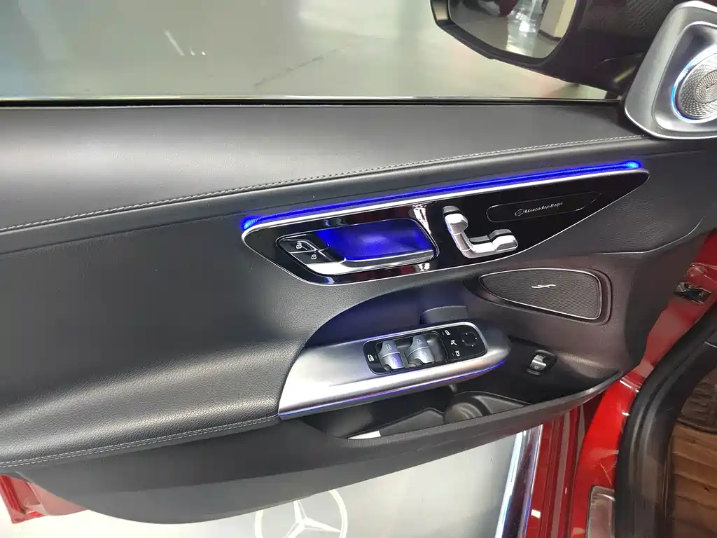 Mercedes-Benz C-Class — миниатюра 4