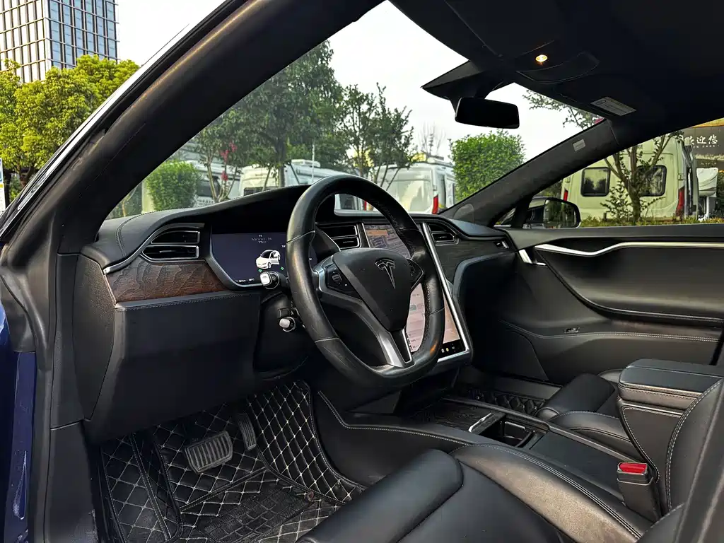 Tesla Model S — миниатюра 8