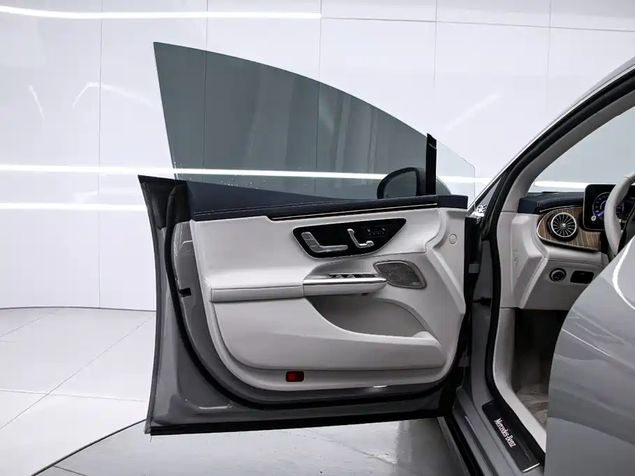 Mercedes-Benz EQE — миниатюра 12