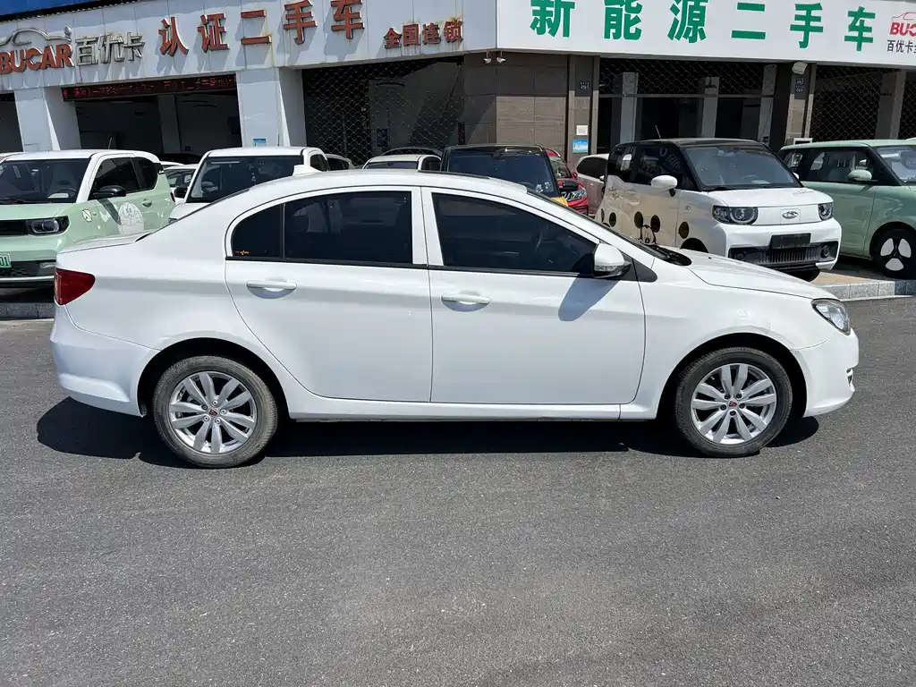 Roewe 350 — миниатюра 3